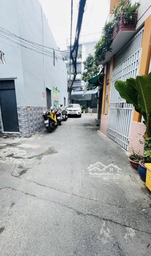 bán nhà giáp tên lửa, 6x16m, 3 tầng, hẻm 5m, giá chỉ hơn 5 tỷ