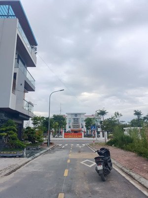 bán đất đấu giá tam hiệp thanh trì ô tô chạy vòng quanh kinh doanh đỉnh, dt; 80m/giá 15,95tỷ, rẻ