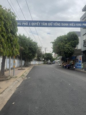 bán lô 112m2 5x22,4m 3,7 ty ngay p phú hữu q9 đ oto 5m sổ hồng không quy hoạch không lỗi phong thuỷ