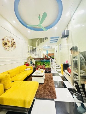 bán nhà riêng tại phú đô 3 tầng 3pn, 2wc, 70m2, giá 12 tỷ ô tô qua nhà