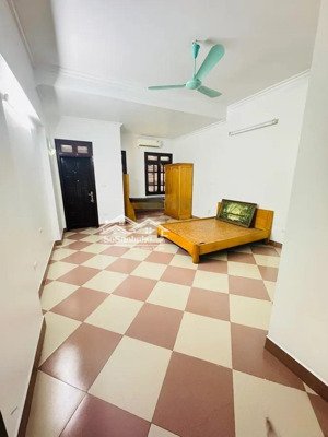 bán nhà riêng tại hoàng quốc việt, 16,2 tỷ, 55m2, giá siêu hời