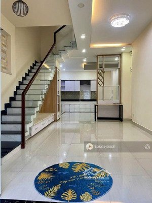 nhà đẹp, 58m2, 4 tầng, ngang 4.3m sổ đẹp, nở hậu tài lộc. gần nguyễn văn trỗi - phan đình phùng