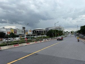 rẻ nhất thị trường long biên. bank phát mãi 80tr/m2 căn biệt thự cổ linh đối diện aeon long biên