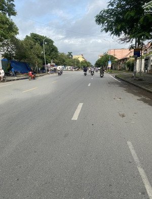 bán đất. cổ nhuế. btl
đất phân lô -2 thoáng - fadin đỗ cửa , vào đất
dt 41 m , thực tế sử dụng 50