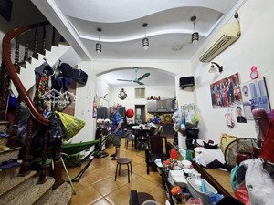 bùng nổ: láng hạ 48m2, 4pn, sát ô tô tránh, kcbt chắc chắn, ngõ to rộng, gần vin giảng võ