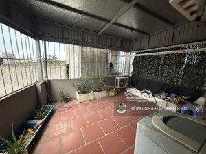 thạch bàn nhà dân xây hơn 5 tỷ 44m2 x 4 tầng - ô tô vào nhà ngõ nông ngõ rộng ô tô tránh 3 gác