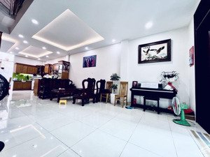 bán gấp nhà 3 tầng 5x17 kiên cố phạm văn bạch 85m2 giá chỉ 7.8 tỷ