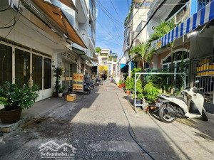 nhà mới xây kiên cố. đồng đen gần khu bầu cát đắt đỏ nhất nhì quận tân binh.