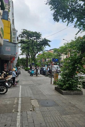 mặt phố vip - vỉa hè đá bóng - bảy tầng thang máy - phố tây ba đình - chỉ 35 tỷ