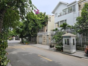 biệt thự sân vườn - phố nguyễn văn lộc 135.2m2*5 tầng view gần sân chơi, hoàn thiện đẹp chỉ 29 tỷ