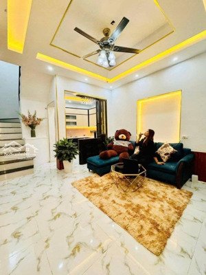 bán nhà phố kim ngưu hàng xóm timecity 46m2 chỉ hơn 7 tỷ