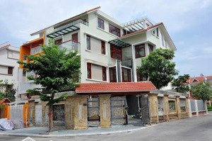 hàng hiếm! bán biệt thự lô góc tt4 thành phố giao lưu 170m2*mặt tiền 26m-vị trí vàng, vào ở ngay!