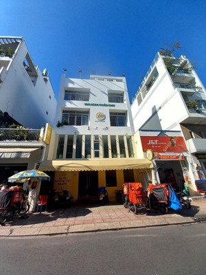 gấp! bán nhà mặt tiền huỳnh văn bánh, p. 11, phú nhuận 7,2x25m 5 lầu chỉ 54 tỷ