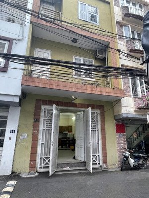 cho thuê nhà nguyên căn nam dư 4 tầng x 50m2 5 phòng ngủ, đủ tiện nghi đường ô tô, giá 12tr/ tháng
