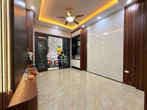 bán nhà riêng khương đình, 8,5 tỷ, 45m2, 4pn + 4wc, đẹp, nhiều tiện ích