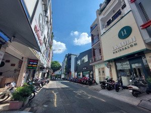 bán căn hộ dịch vụ hẻm xe hơi hoa lan diện tích 132,4m2 trệt lửng 4 lầu st có thang máy - giá 24 tỷ