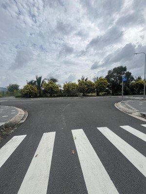 mặt tiền đường nhựa gần tuyến vành đai 4 khu vực đông dân, an ninh tốt