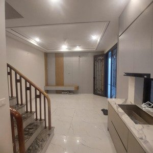 bán nhà trong ngõ 21 phố thanh am long biên, nhà xây mới 5 tầng dt 30m2