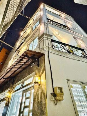 chỉ 3tỷ200triệu sỡ hữu ngay căn nhà ở đường nguyễn trọng lội p4 q.tân bình với diện tích 55m2