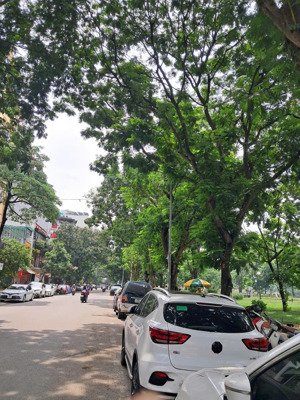 bán nhà mặt hồ đề lừ, tân mai, lương khánh thiện, 136m, mt 5m, vỉa hè đá bóng ô tô dừng đỗ 58 tỷ