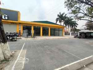 cho thuê showroom đường cầu diễn-bắc từ liêm-470m2-mặt tiền 12m- giá 120 tr/tháng - lh 