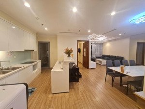 do gia đình chuyển nơi sinh sống nên cần bán gấp 4pn 143m2 park hilll times city full nội thất
