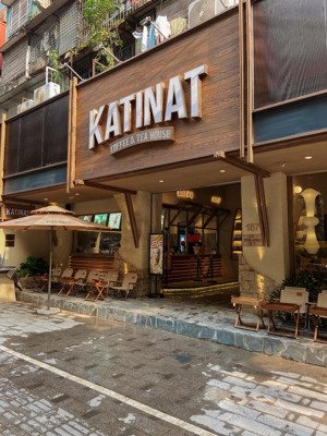 siêu vip.cho thuê mbkd phố nguyễn thị định.tổng diện tích 500m2 x 3 tầng,mt lô góc 30m,giá 190tr