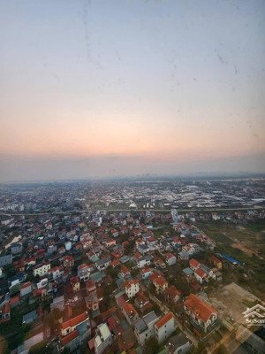 cần bán căn 3 ngủ toà sp skyoasis giá 4.5 tỷ bao phí lh 