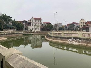 bán 42m2 đất thổ cư kiêu kỵ, gia lâm. giá 3x tỷ. ngay hồ điều hoà, giáp vin