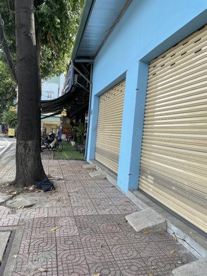 nhà chính chủ cho thuê mặt tiền ql 1 a 100 m2, mới, giao thông tiện lợi, 13 triệu/ tháng