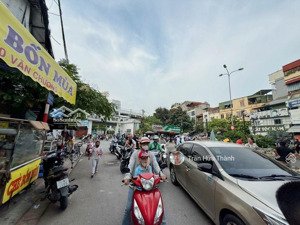 mặt phố đống đa - văn chương. 41m. mt khủng - kinh doanh - vỉa hè. dòng tiền sẵn 12tr/ tháng.