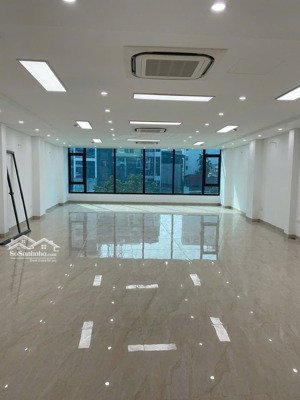 chính chủ cho thuê lô góc nguyễn thị định, 85mx5 tầng, mt 7m, oto đỗ trước 4,5 chiếc,thông sàn 40tr