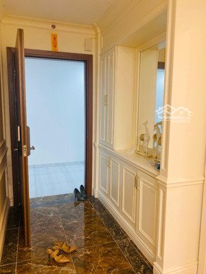 không tiếp mô giới! bán gấp căn chung cư vinhomes gardenia - 2 ngủ ban công đông nam - full đồ