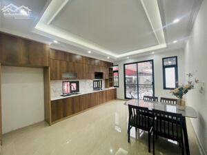 Hiếm! Duy nhất căn nhà xây mới cực đẹp 45m2x6T - thang máy - sân để xe trước nhà. Ngõ rộng - thoáng - sáng phố Văn Cao, Ba Đình.