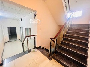 siêu hot chính chủ bán nhà mặt tiền khủng giảm mạnh 2 tỷ giá chỉ 14 tỷ (bớt lộc)