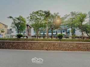 bán nhà mặt phố lạc long quân, vị trí đựp, viwar hè rộng, kinh doanh tấp lập, 57m 36.5 tỷ