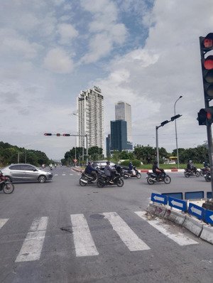 chính chủ nhờ bán gấp mặt phố gần mỹ đình pearl: 180m2, mt 30m, 6 tầng lô góc siêu phẩm kinh doanh