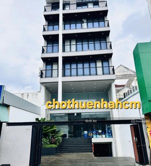tòa nhà khu cộng hòa diện tích: 8x25m hầm 6 lầu cho thuê