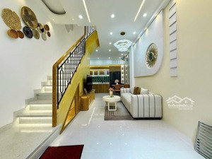 bán gấp nhà ngay sát mt phạm văn bạch tân bình dt 55m2 giá 2 tỉ 750, cho thuê 10tr/th shr