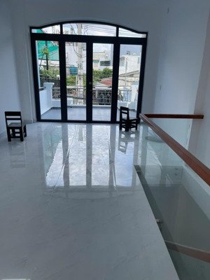 bán nhà mặt tiền đông hưng thuận 06, 4x24m, 1 lững, sân đậu xe hơi, 6.95ty, nhà mới, q12
