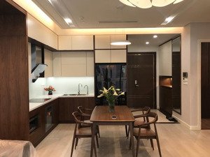 cho thuê căn hộ the golden armor - b6 giảng võ 75m2, 2 phòng ngủ, đủ đồ. lh: 