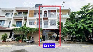 rẻ!!!nhà đẹp mà chỉ 4.2 tỉ- gần vicom dĩ an. khu dân cư đáng sống. đường 20m. thoáng. full nội thất