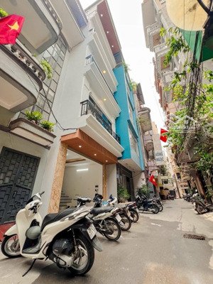 bán nhà 45m2 xây mới 4 tầng ngõ 3 gác 1 ngoặt ra phố hht giá nhỉnh 9tỷ