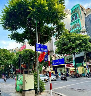 cần bán nhà mặt phố trần xuân soạn quận hai ba trưng, dt 70m2 x 3 tầng, mt 5,5m, giá 45,8 tỷ