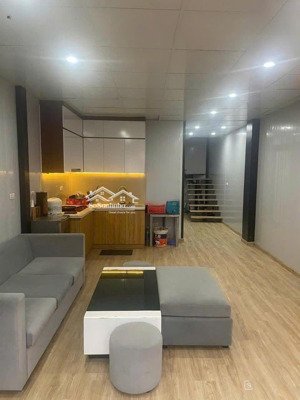 cho thuê nhà riêng ngõ 43 cổ nhuế 40m2 x 4 tầng, đầy đủ đồ, giá 10tr /tháng, lh a hà