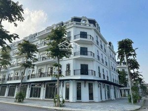 bán liền kề đường 24m gần cổng chính đối diện khu noxh, cả nhà và đất chưa đến 13 tỷ.