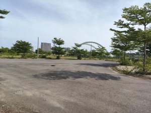 bt sentosa giá 17 triệu /m2, dt: 300 m2, hàng cực hiếm, sát sông cổ cò, cách biển 1km