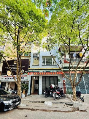 bán nhà thang máy chờ. kdt đền lừ. hoàng mai. 55m. 4t. mt 5,5m. vỉa hè kinh doanh. giá hơn 20 tỷ.