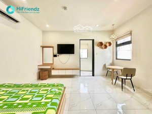 căn phòng tách bếp - ngay cầu nguyễn tri phương - full nội thất - thang máy