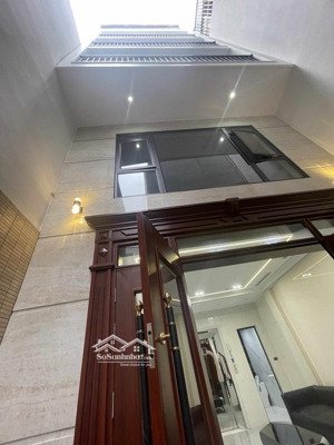 nhà phố ngọc lâm long biên 6 tầng, thang máy, oto đỗ cổng 66m, mt 5.1m 11.4 tỏi